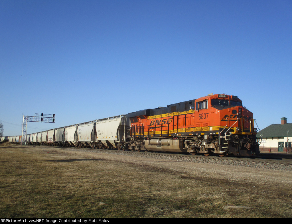 BNSF 6807